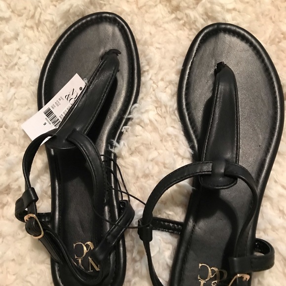 Sandals - Picture 1 of 3